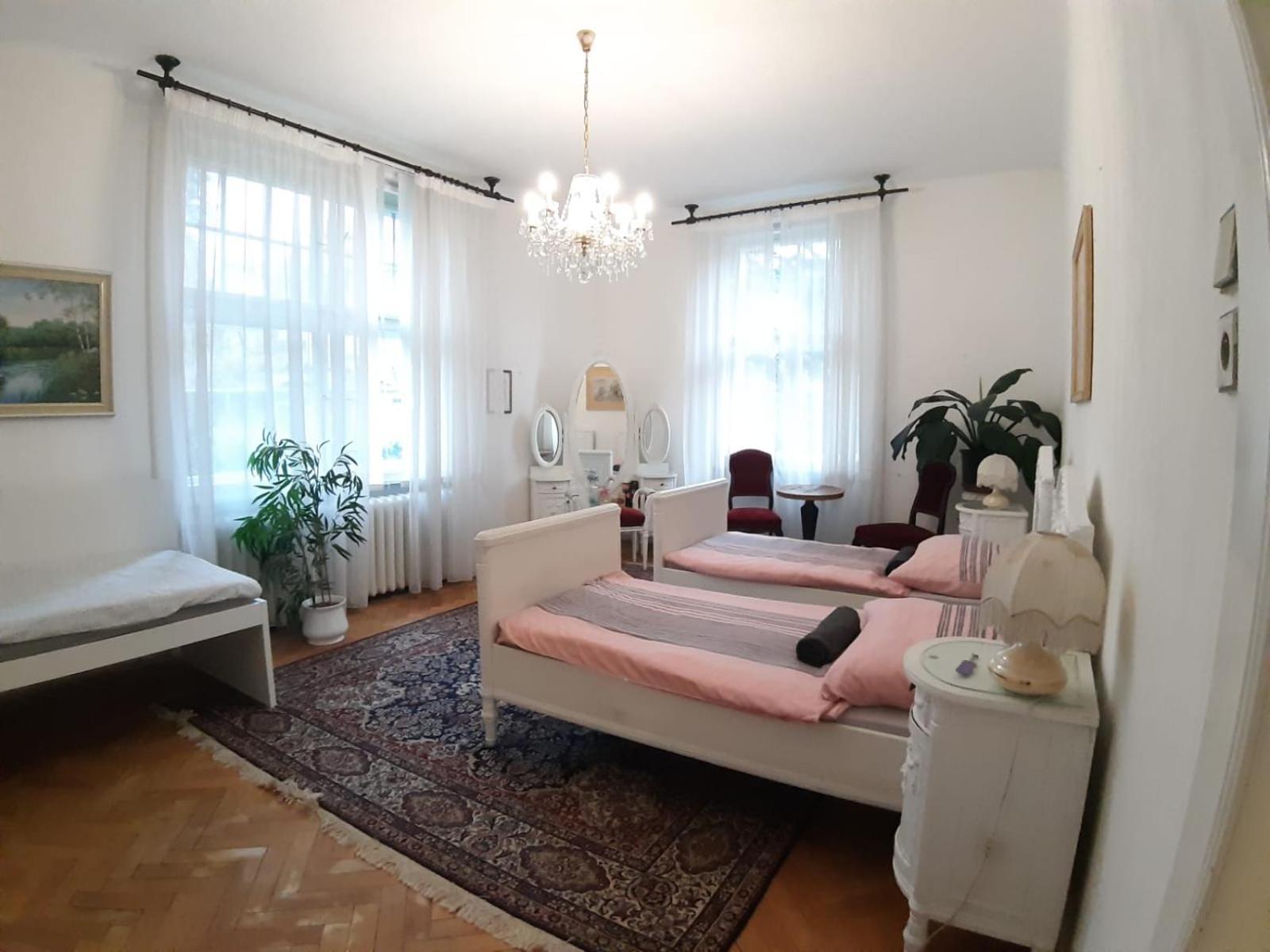 In Prague-big+comfy Prag